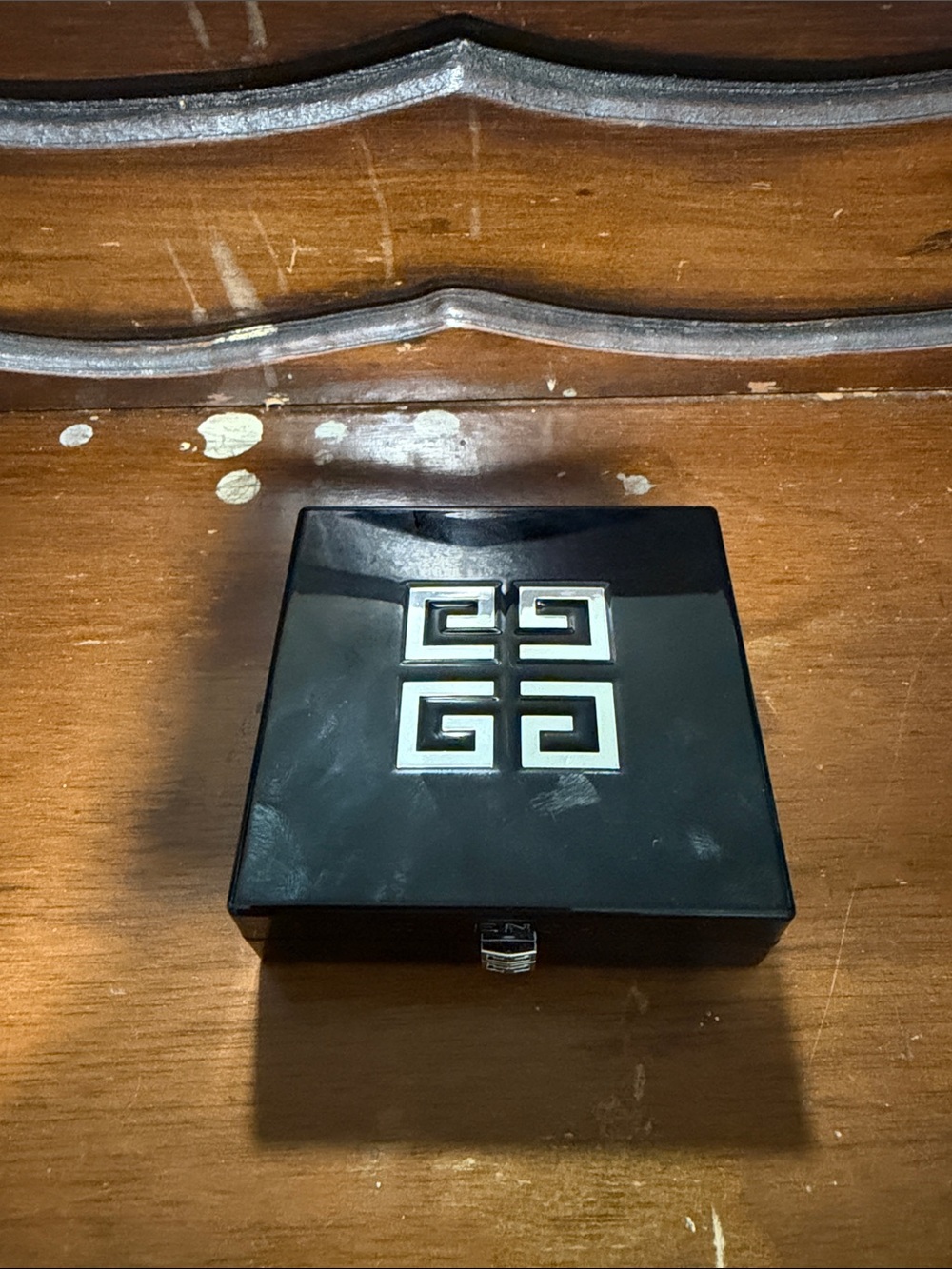 Givenchy Highlighter - Picture 2 of 3
